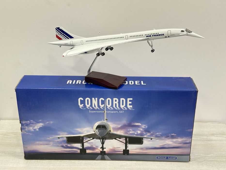 Самолет модель CONCORDE с подсветкой (отличный подарок)