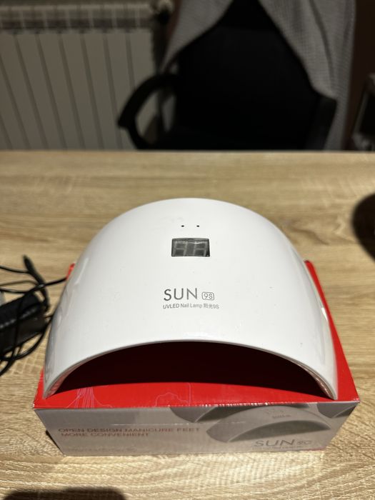 Vand lampa uv manichiura