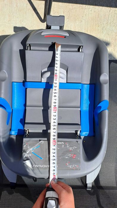 Изофикс база за бебешко кошче