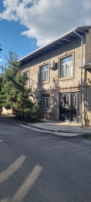 Hovli sotiladi 2.89 sotix Kirifda kota yolga yaqin joylashuvi zor joy