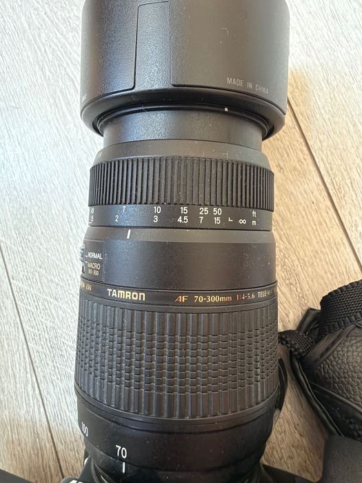 Vând aparat foto DSLR Nikon D5300