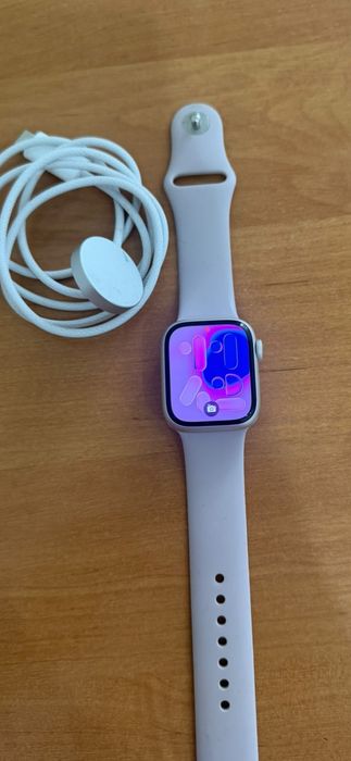 Смарт часы Apple оригинал в идеальном состоянии.