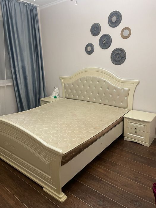 Продается спальный гарнитур