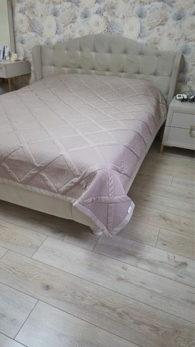 Двухспальная кровать