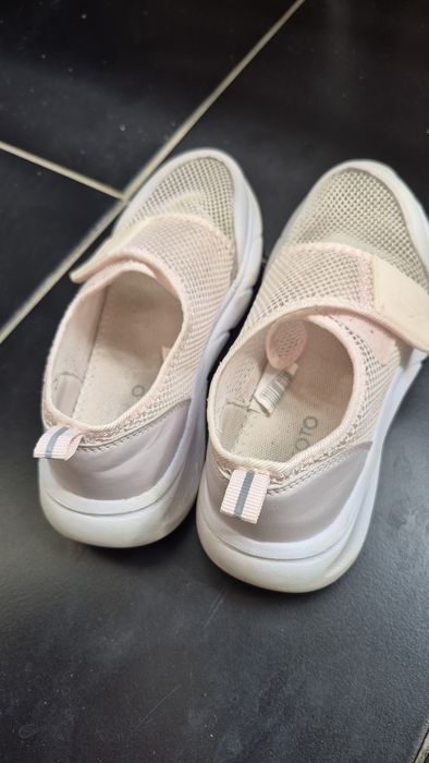 Кроссовки  для девочки летние 33