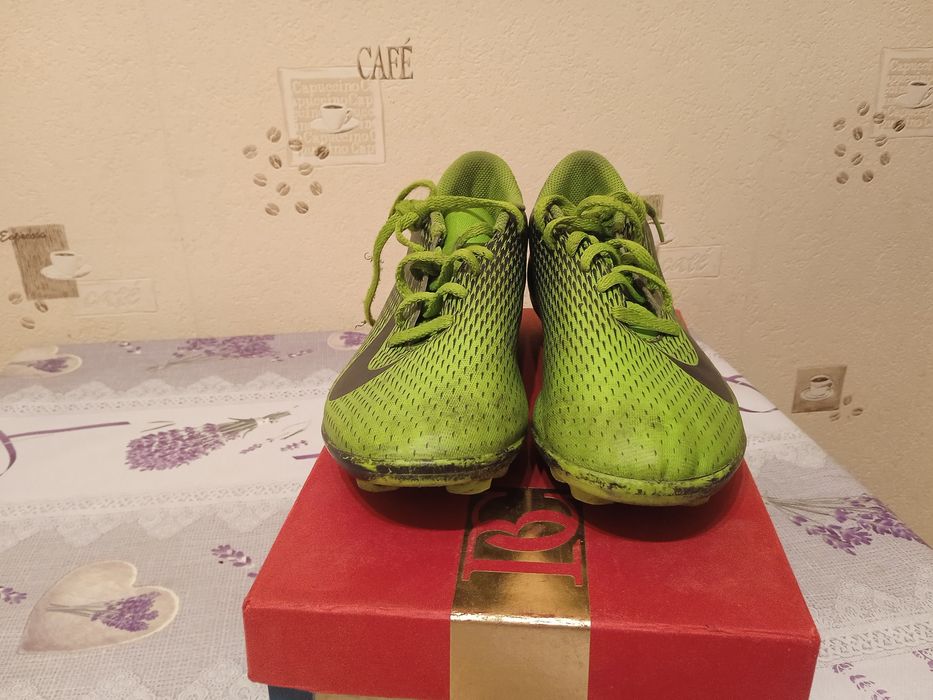 Продам обувь для футбола