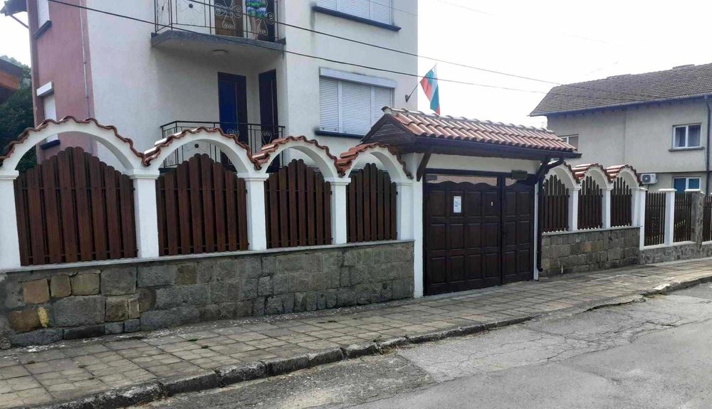 Метална ограда за двор модел Класик-Оградки.БГ