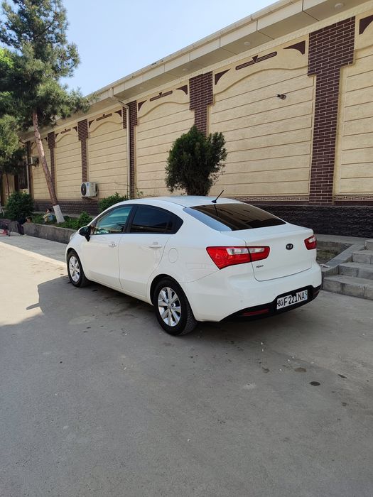 Kia Rio mashinasi