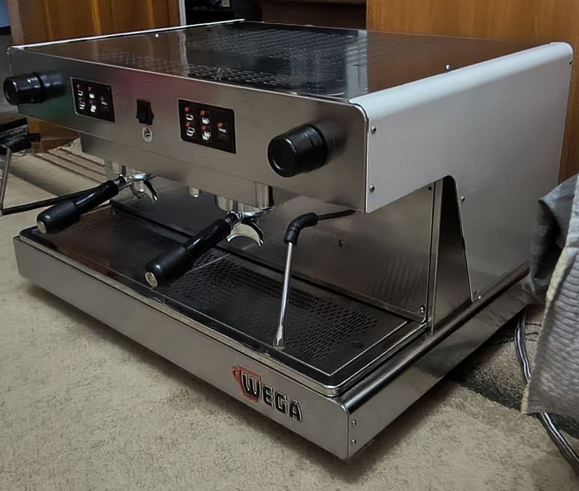 Профессиональная Кофемашина Wega