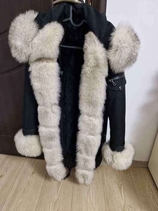 Vand geaca parka blana naturala 1200 lei