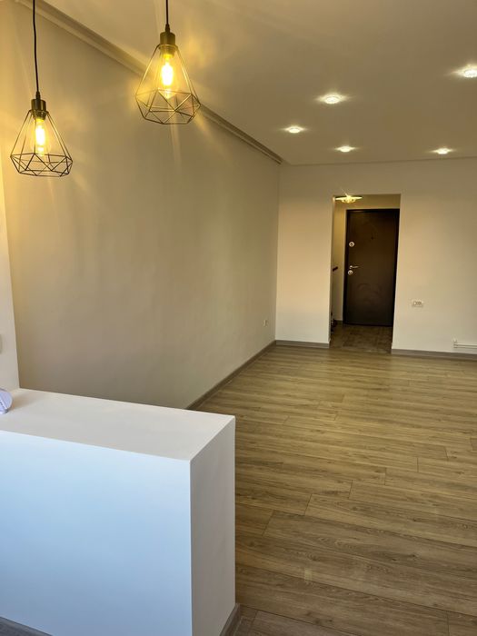 Garsonieră de vânzare