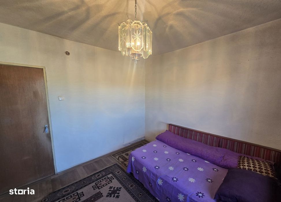 Apartament 2 camere, etaj 10, balcon, Câmpulung