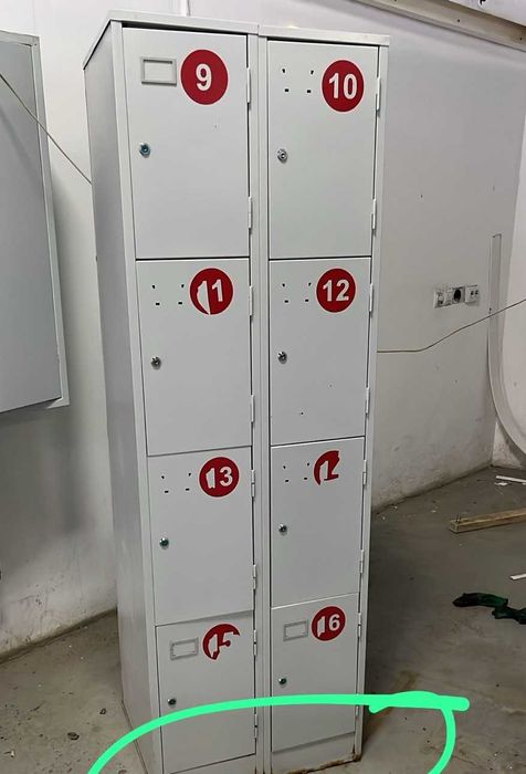 Шкафы с ячейками для сумок