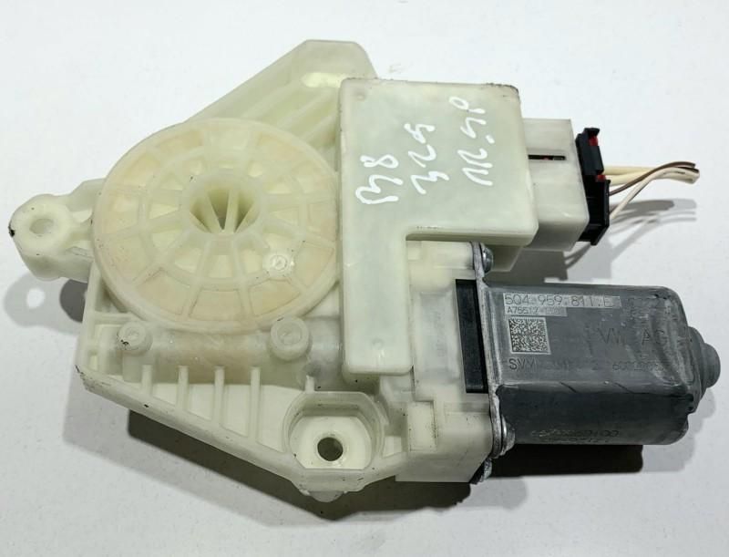 Motoras macara geam dreapta spate Volkswagen Passat B8 5Q4959811E Brea