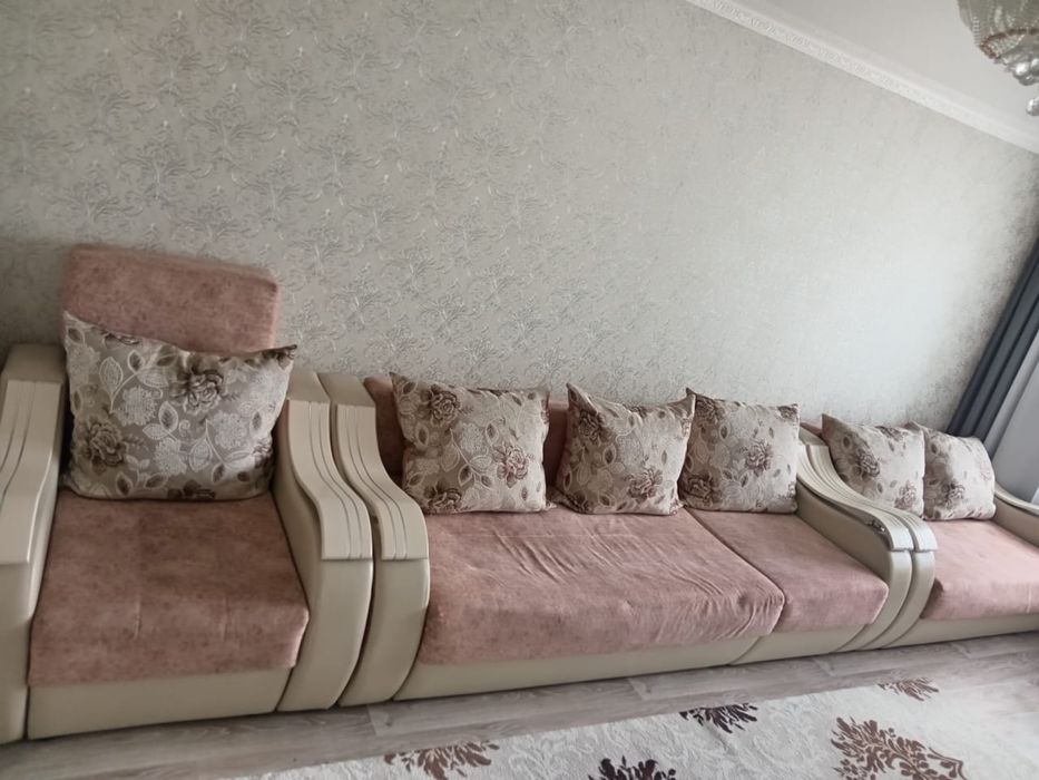 Продам диван  . В хорошем состоянии