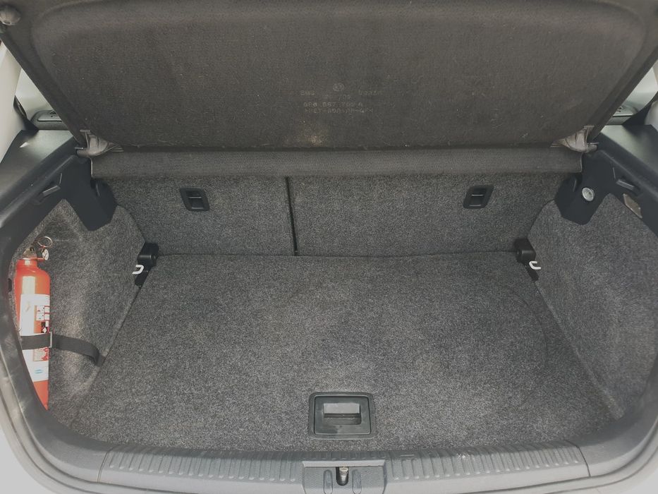 INCHIRIERI auto / inchiriez masina Volkswagen POLO 6R 2011 1.4i de la