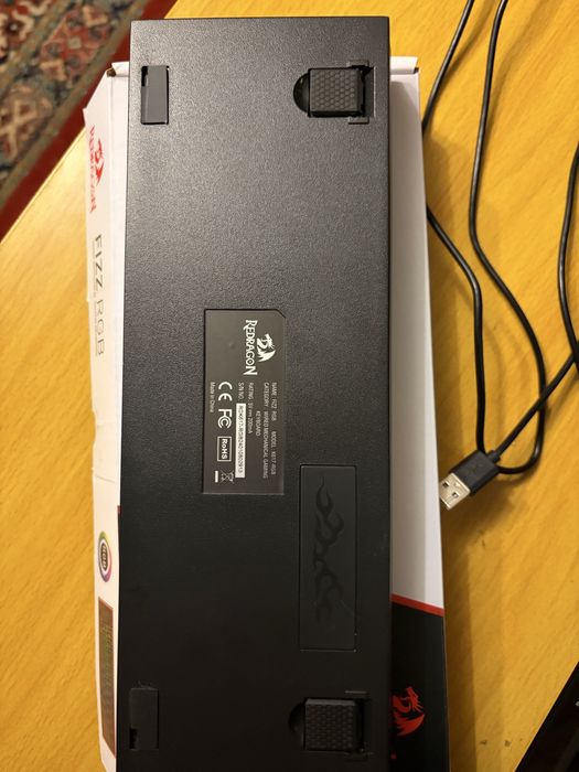 Vand Tastatura Gaming Redragon Fizz Black RGB Mecanica Red Switch