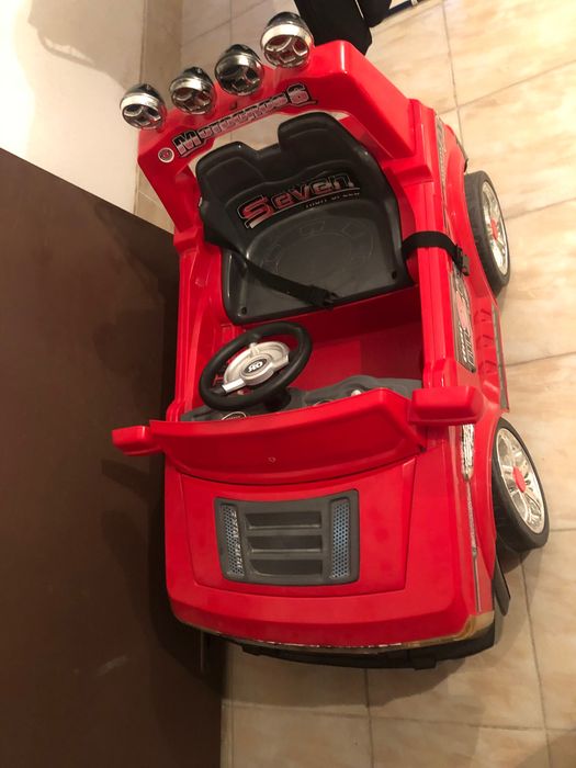 Акумулаторна кола за деца