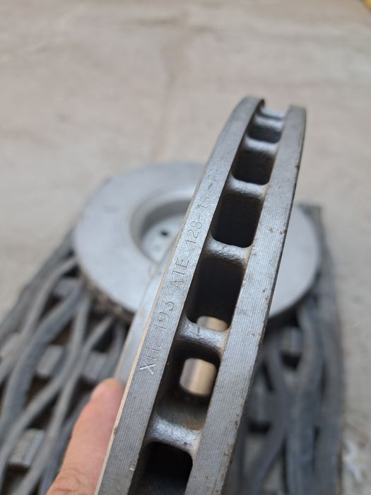 Vând discuri frână volvo