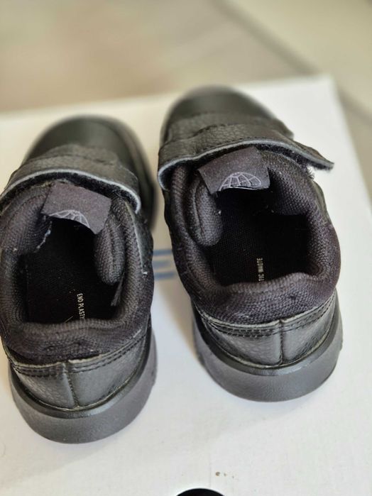 Adidasi Adidas marimea 23