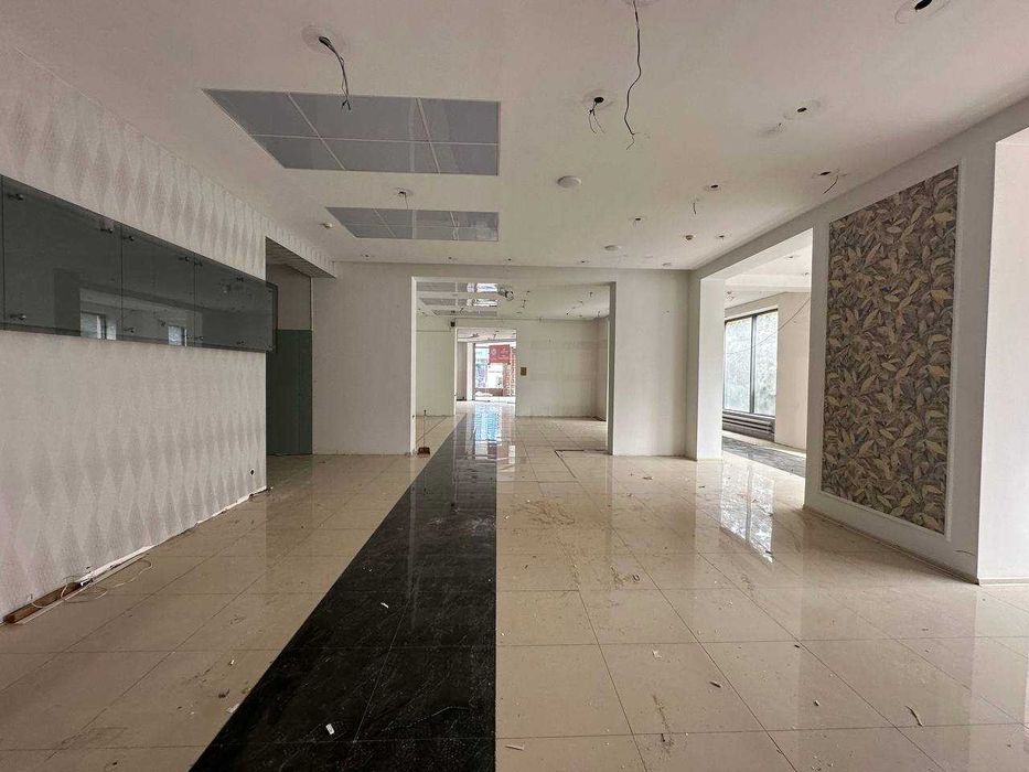 СДАЮ НЕЖИЛОЕ ПОМЕЩЕНИЕ! Под Банк, Ресторан, Офис, Шоурум - 792м2