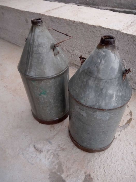 Bidon gaz din tabla, canistra veche pentru gaz