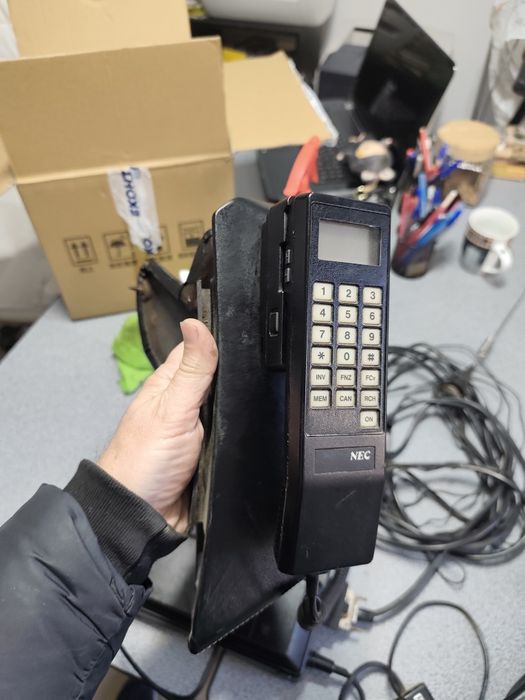 Конзола стойка за телефон Мерцедес w124 ,както и за 140,202 ,210
