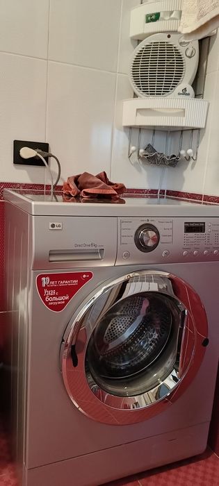 Продам стиральную машинку LG