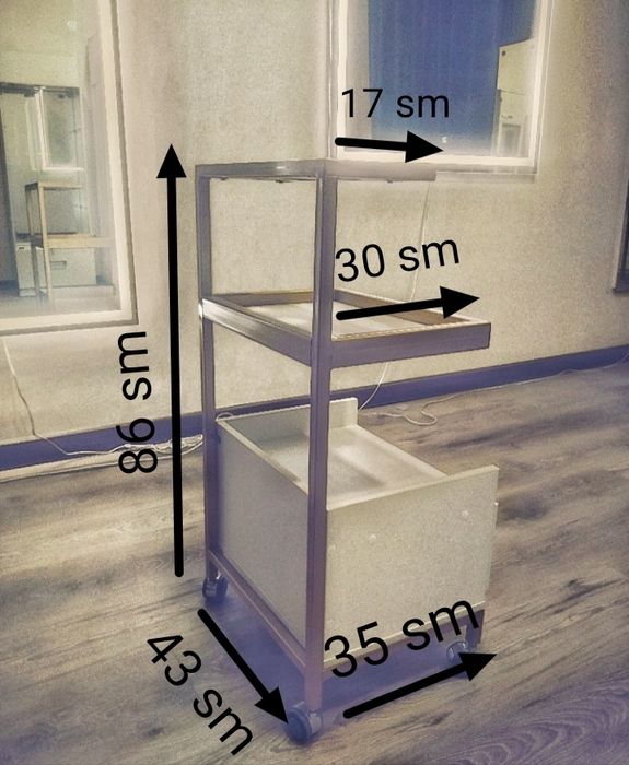 Barberlar va shunga oʻxshaw sohadagilar uchun uchun yordamchi etaжerka
