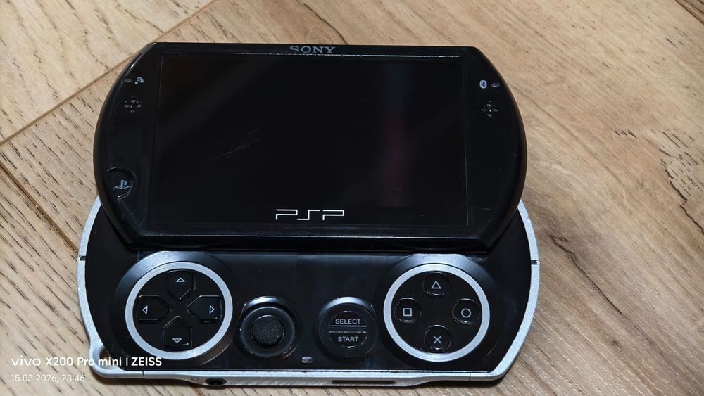 Продается PSP go 16 GB