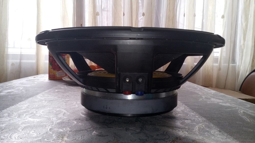 RCF -401,pover -2500 вт, 8ом динамик 15