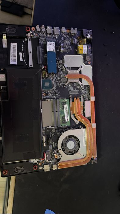 Defect pt piese Laptop Gaming MSI GF63 Thin 9SC-699XRO, Intel Core i5-9300H pana la 4.1GHz, 15.6" Full HD, 8GB, SSD 256GB, NVIDIA GTX 1650 Max-Q 4GB
