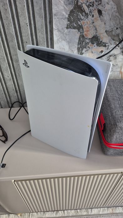 Playstation 5 в очень хорошом состояний