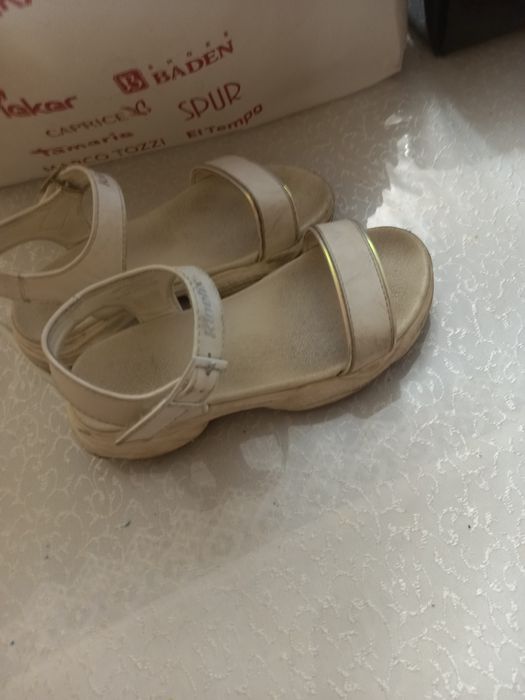 Продам дет обувь