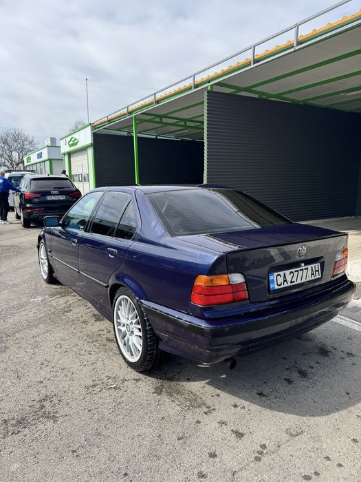 Продавам BMW e36 Седан