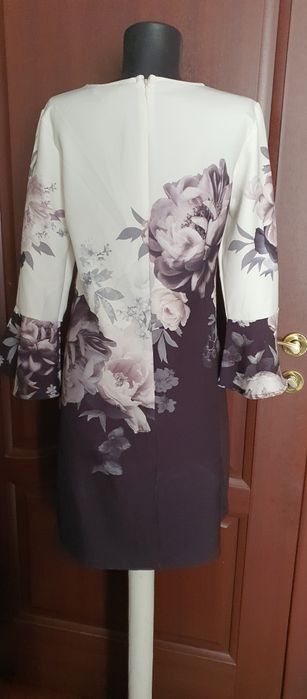 Rochie midi eleganta cu flori