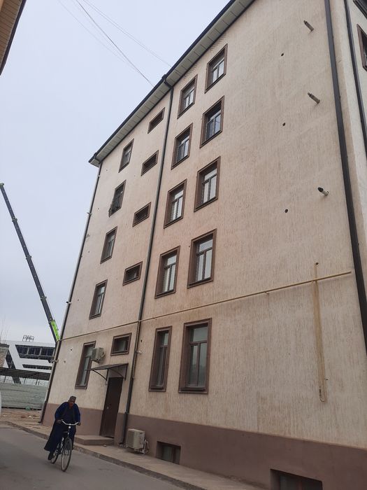 Продам квартиру  новостроек 5 етаж 2 комнатная,