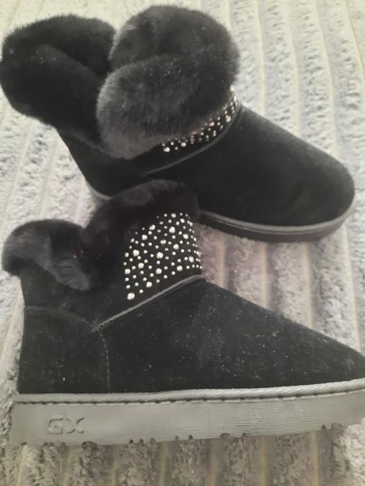 Угги натур 36 рр отдам почти даром