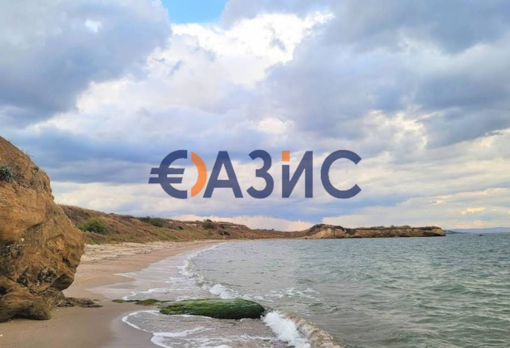 Продава се Двустаен апартамент в Бургас, Център - 60 кв.м за 922 €/кв.м - Снимка #14