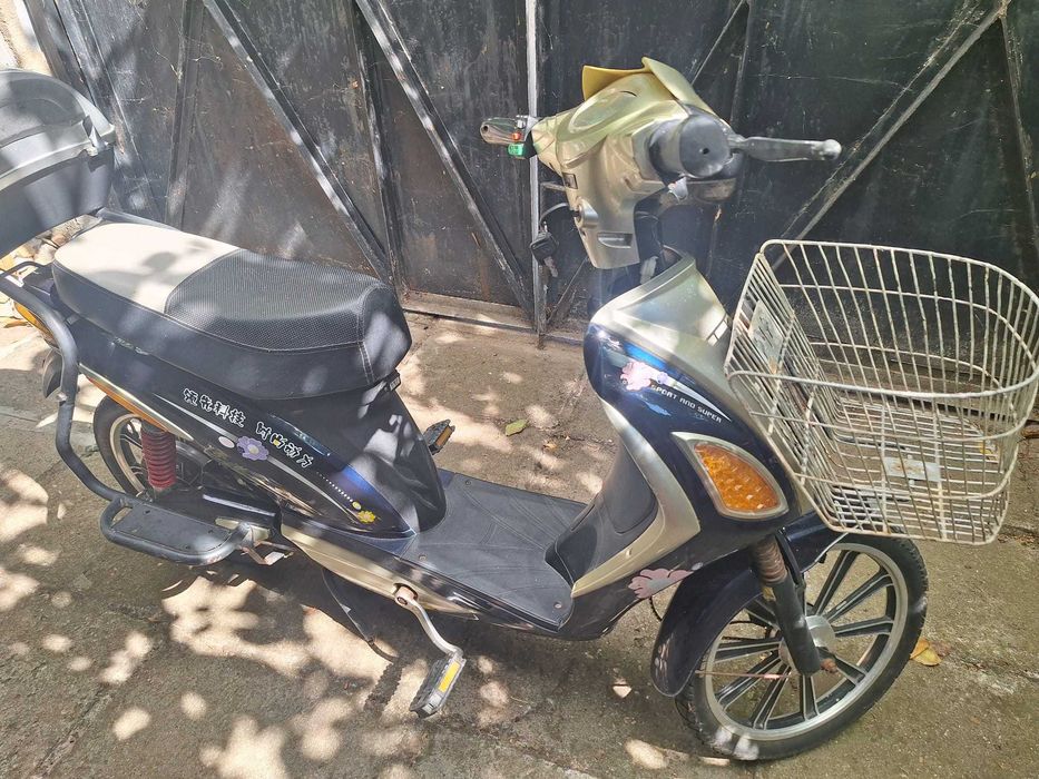 Електрически скутер
Електрически скутер