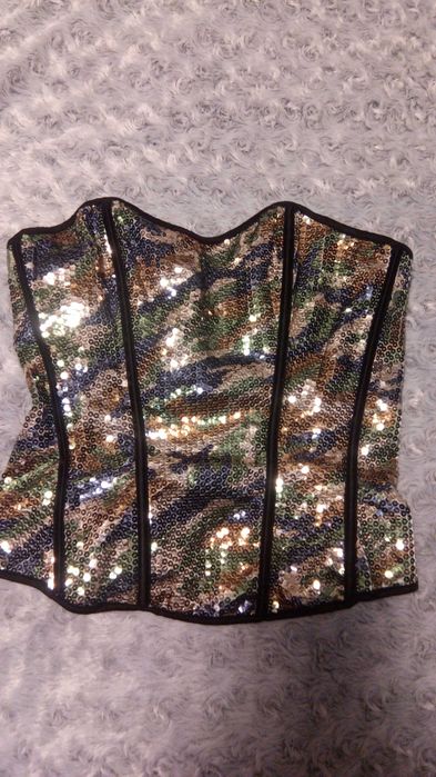 Lenjerii, body-uri si rochii