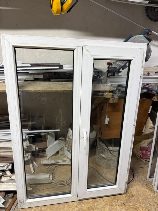 Окно 96на 132 -3 шт подоконник сетка внутренняя