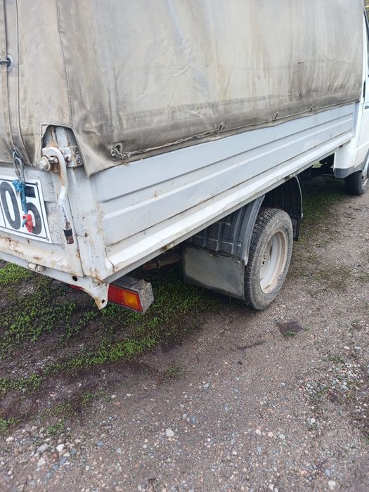 Продам газель  2002год