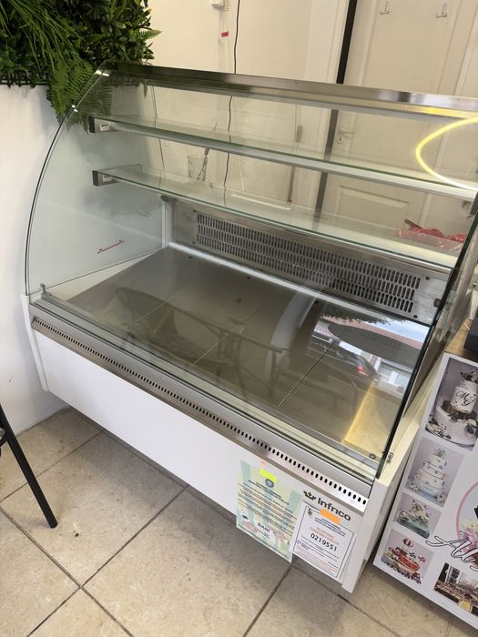 Vand vitrina frigirifica