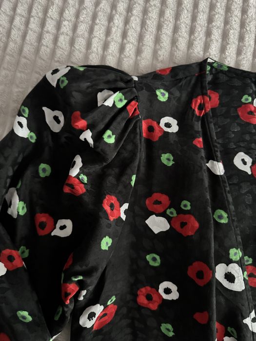 Рокли на цветя в черно