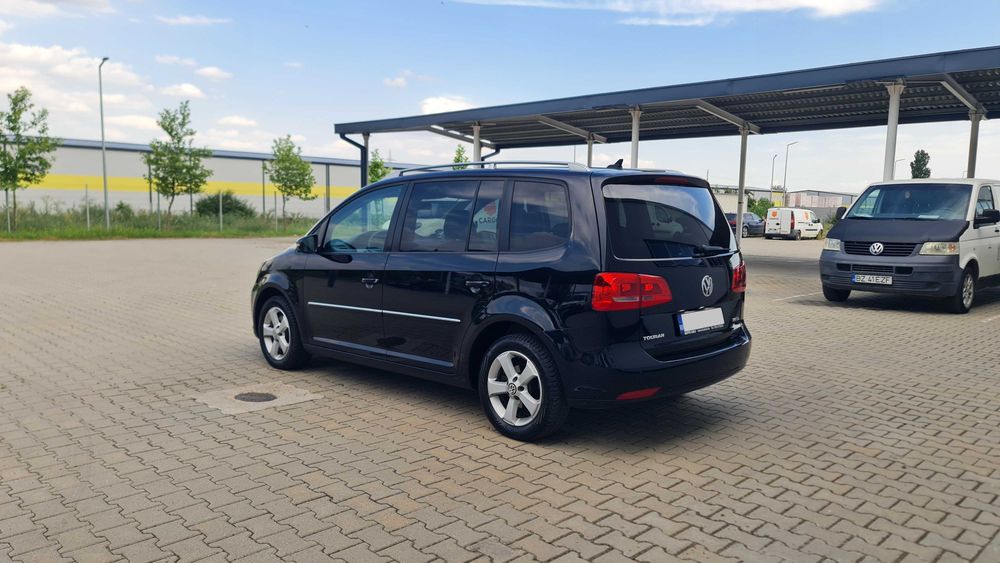 VOLKSWAGEN Touran 2011 — imagine 4