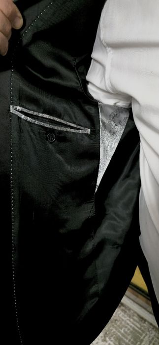 Продам смокинг бренда PACO ROMANO.