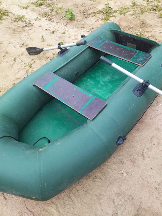 Продам лодку пвх двухместная.