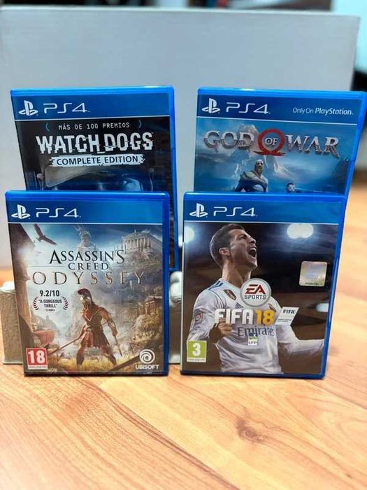 Pachet Complet Consolă PlayStation 4 Slim - 500GB + Accesorii