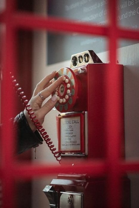 Vând cabină telefonică londoneză